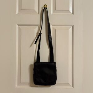HOBO black leather Crossbody Bag. EUC.